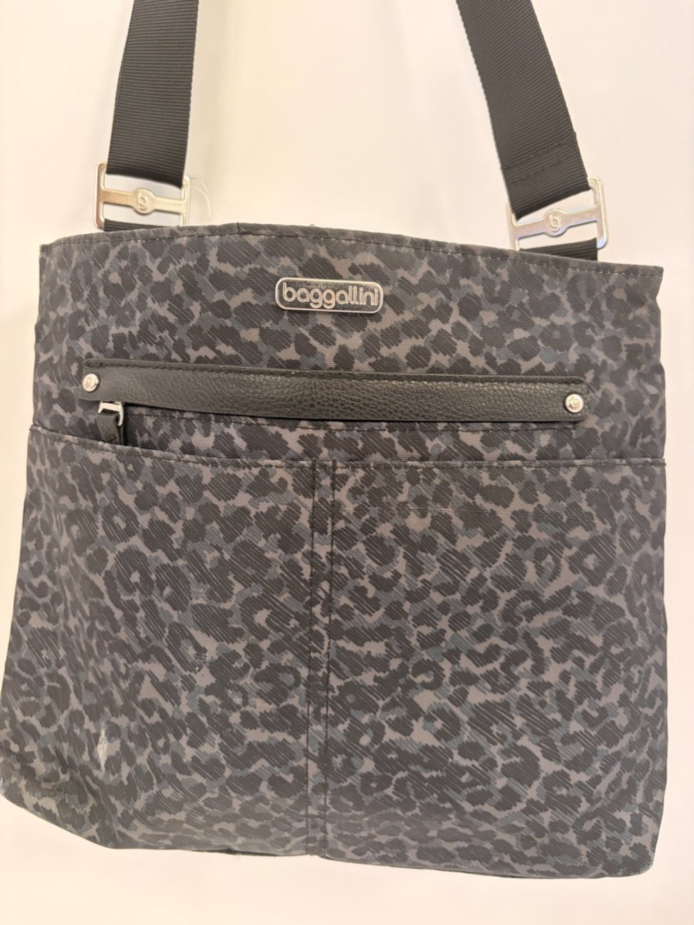 Baggallini Black and Gray Leopard-Print Crossbody Tote